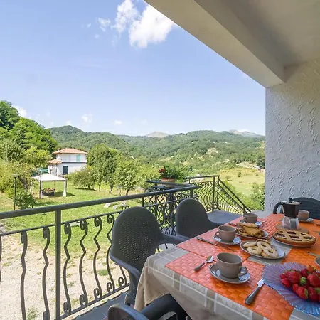 3 Bedroom Cozy In -sp- Holiday home San Pietro Vara